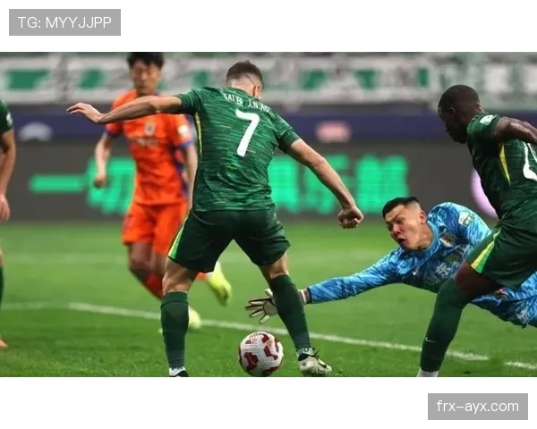 三冠成空，亚冠败局下的山东泰山是否面临战术危机与阵容僵化？